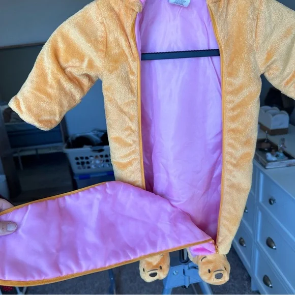 Disney Pooh Bear Pink and Orange Footie - Picture 4 of 6